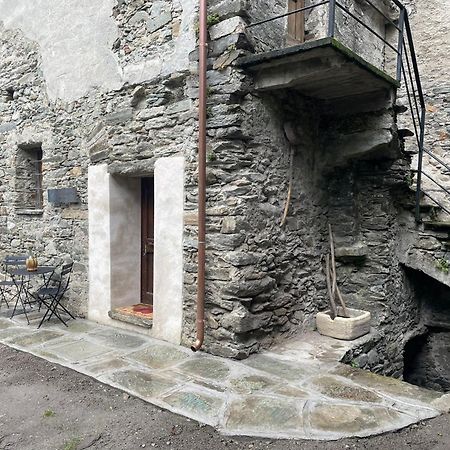 La Torre Colombaia - Monumento Del 1400 Lejlighed Arnad Eksteriør billede