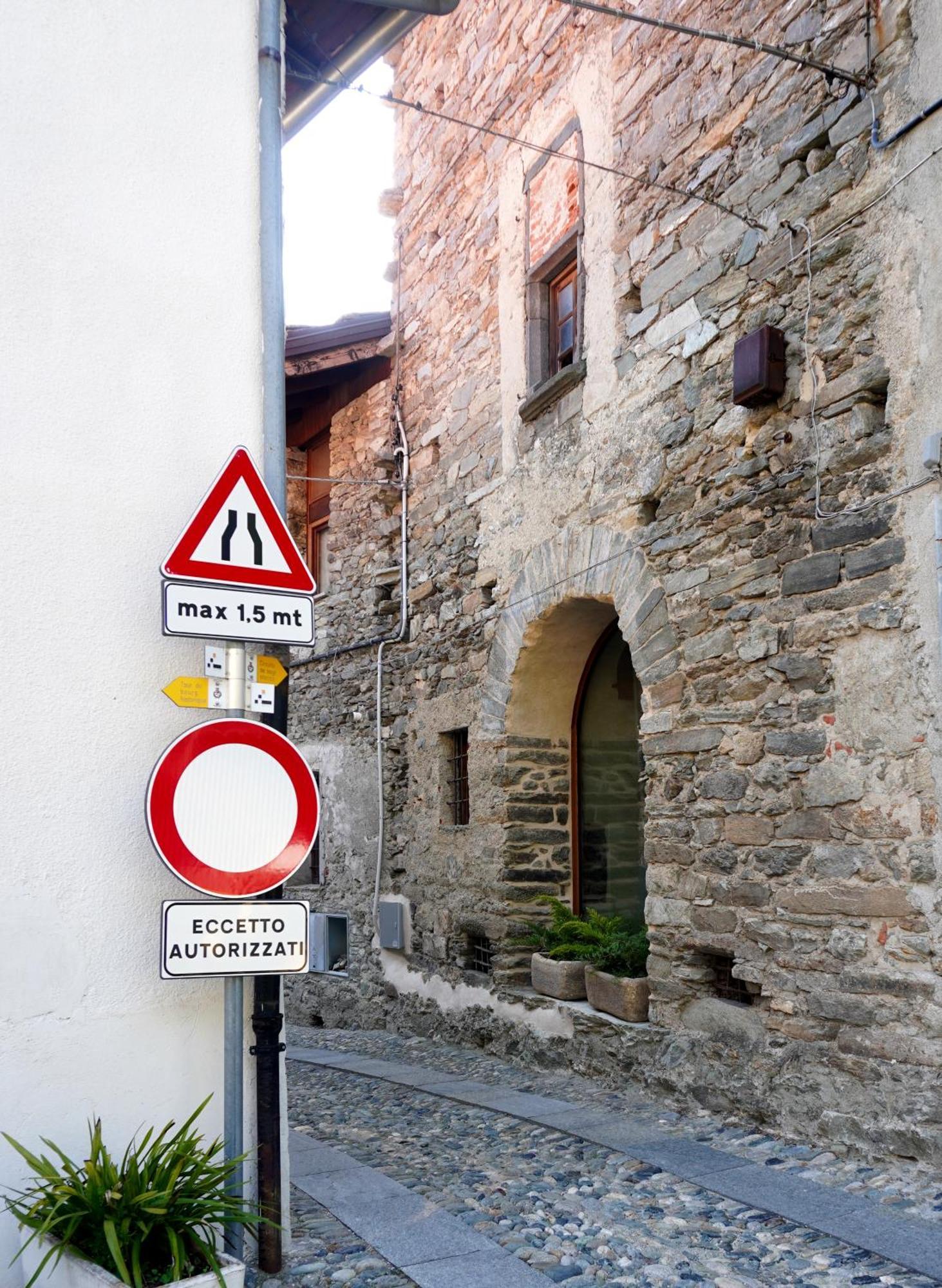 La Torre Colombaia - Monumento Del 1400 Lejlighed Arnad Eksteriør billede